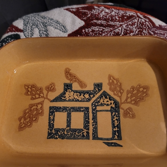 Pfaltzgraff America 2 QT Baker Dish - Picture 3 of 7